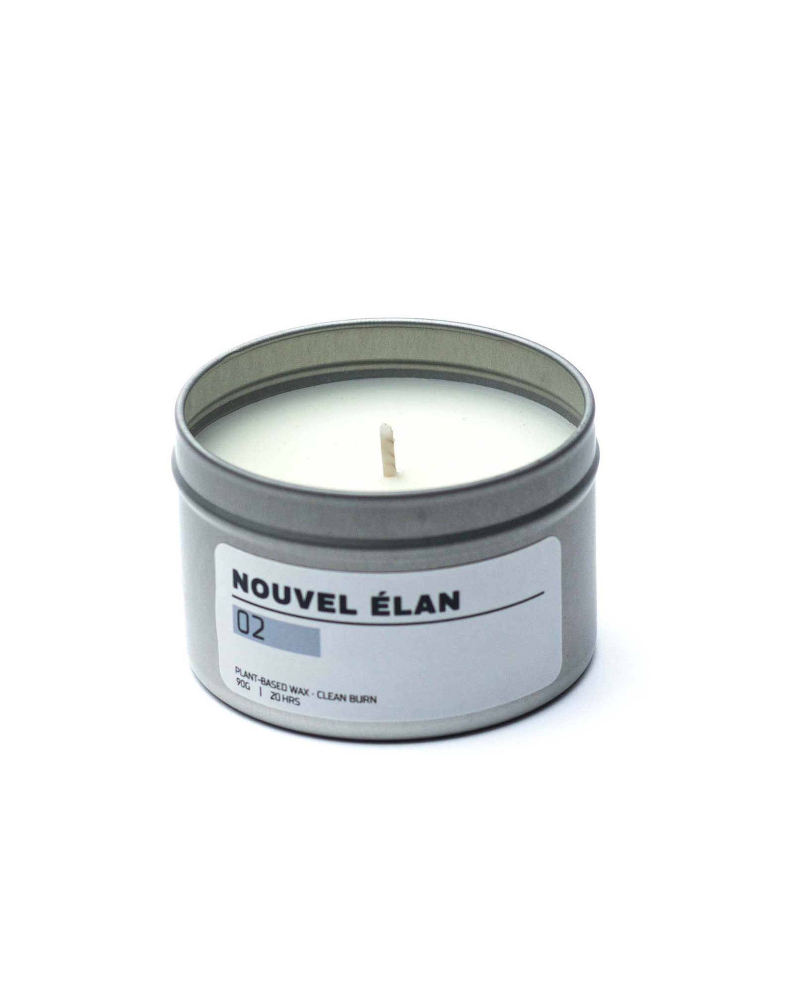 Candle in a tin container labeled 'Nouvel élan' on a white background